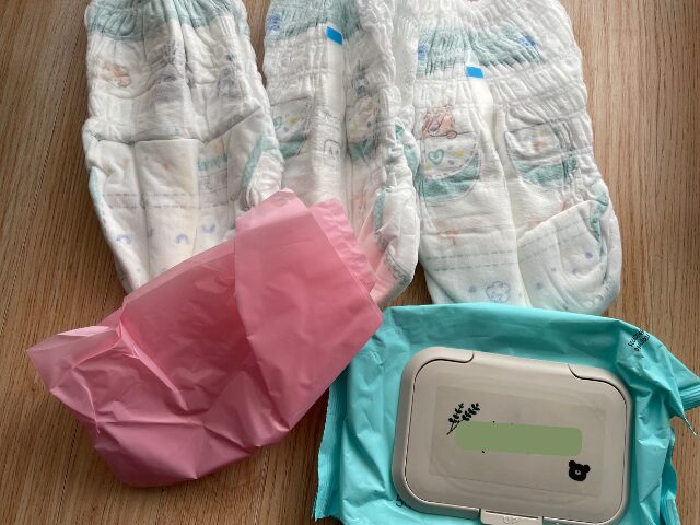 おむつ３枚、おしりふき、おむつ袋の３点セット